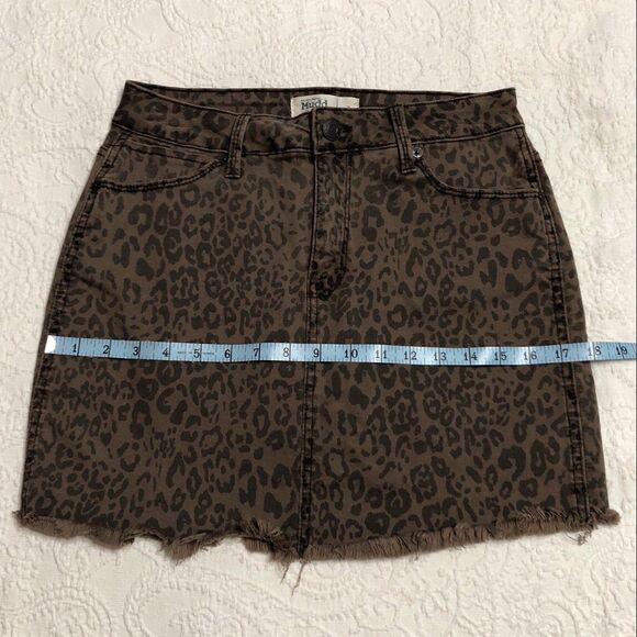 MUDD Juniors Size 7 Leopard Print Denim Skirt with Fray Bottom - Picture 4 of 8